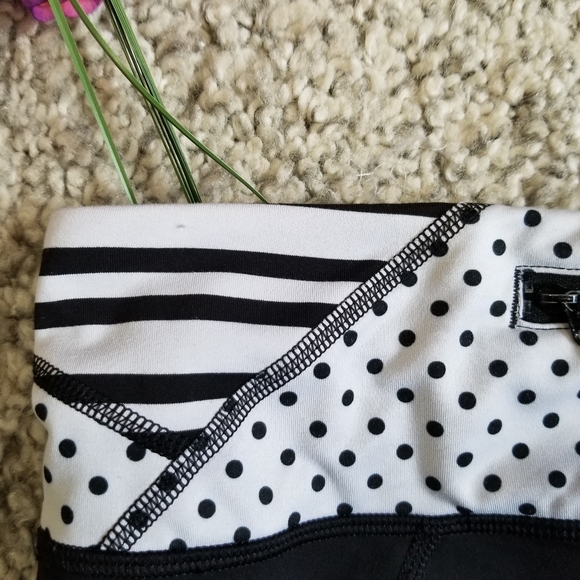 Lululemon Athletica crop leggings black size 6 - Picture 2 of 10